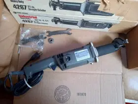 4267 BLACK DECKER Straight Grinder Box #3 4267 BLACK DECKER Straight Grinder Box #3