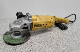 DWE4517 BLACK DECKER Dewalt Rpm Angle Grinder