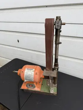 39798 CENTRAL MACHINERY Bench Grinder