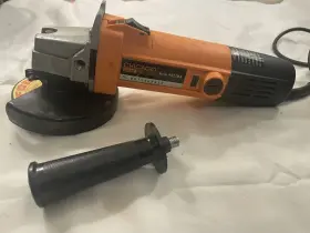 42204 CHICAGO ELECTRIC Power Tools Angle Grinder