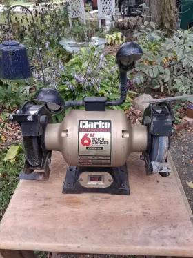 1005A CLARKE Metalworker Bench Grinder Bt Lights 1005A CLARKE Metalworker Bench Grinder Bt Lights