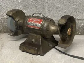 1Z607 DAYTON Bench Grinder Chicago 1Z607 DAYTON Bench Grinder Chicago