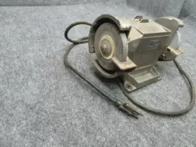 2Z034 DAYTON Bench Grinder #2