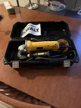 D28112 DEWALT Angle Grinder Kit D28112 DEWALT Angle Grinder Kit