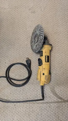 D28114 DEWALT High Performance Paddle Switch Angle Grinder D28114 DEWALT High Performance Paddle Switch Angle Grinder