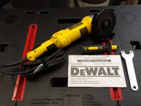 D28115 DEWALT Angle Grinder #2