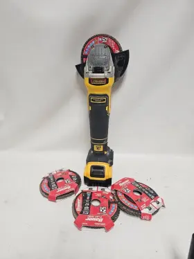 DCG140 DEWALT Battery Grinder Charger DCG140 DEWALT Battery Grinder Charger