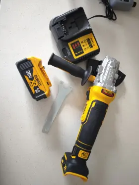 DCG405FN-XJ DEWALT Xr Ion Angle Grinder Battery