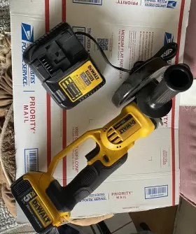 DCG412-NBX DEWALT Grinder Battery Charger