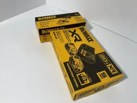 DCG412P2 DEWALT Angle Grinder Tool Kit #3