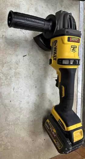 DCG418X1 DEWALT Flexvolt Angle Grinder Kickback Brake #3