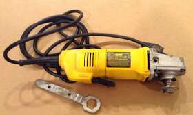 DW402 DEWALT Angle Grinder Vac Abused Amp DW402 DEWALT Angle Grinder Vac Abused Amp