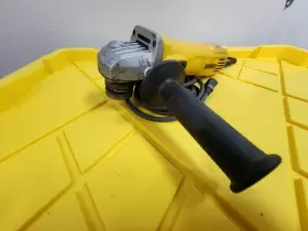 DW818 DEWALT Angle Grinder DW818 DEWALT Angle Grinder