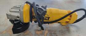 DWE402 DEWALT Angle Grinder Amp