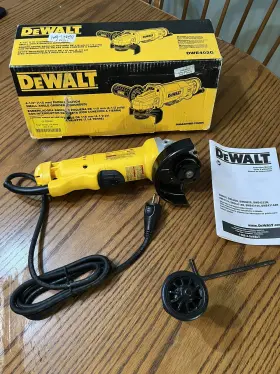 DWE402G DEWALT Angle Grinder