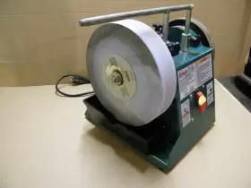 T10010 GRIZZLY Slow Grinder #3