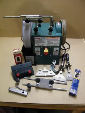 T10010 GRIZZLY Slow Grinder