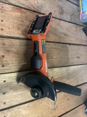 AG600 HILTI Ag Cordless Angle Grinder Kit #2 AG600 HILTI Ag Cordless Angle Grinder Kit #2