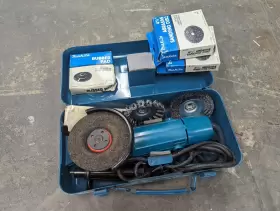 9503BH MAKITA Sander Grinder 9503BH MAKITA Sander Grinder