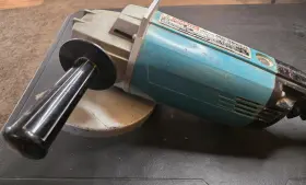 9607BL MAKITA Angle Grinder Amp 9607BL MAKITA Angle Grinder Amp