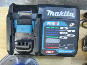 GAG04Z MAKITA Xgt Brushless Cordless Angle Grinder Kit #2