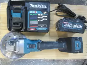 GAG04Z MAKITA Xgt Brushless Cordless Angle Grinder Kit