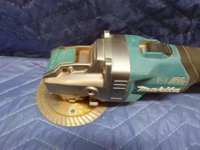 GAG11 MAKITA Xgt Ion Lock Angle Grinder Kit #2 GAG11 MAKITA Xgt Ion Lock Angle Grinder Kit #2