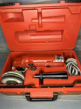 M592 MAKITA Grinder Amp Disc M592 MAKITA Grinder Amp Disc