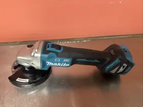 XAG17 MAKITA Lxt Angle Grinder XAG17 MAKITA Lxt Angle Grinder