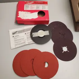 045242186907 MILWAUKEE Disc Grinder Kit 045242186907 MILWAUKEE Disc Grinder Kit