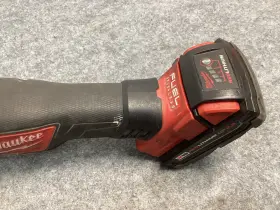 M18-FUEL MILWAUKEE Fuel Angle Grinder Battery #3