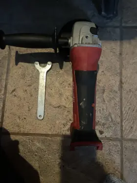 045242505661 MILWAUKEE Cordless Grinder Tool