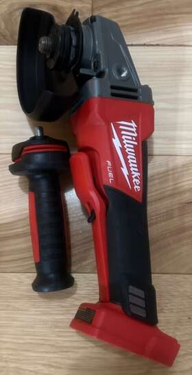 2783-20 MILWAUKEE Fuel Volt Braking Grinder Tool 2783-20 MILWAUKEE Fuel Volt Braking Grinder Tool