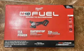 8798444 MILWAUKEE Ion Brushless Cordless Grinder Paddle Kit 8798444 MILWAUKEE Ion Brushless Cordless Grinder Paddle Kit