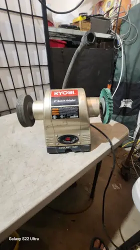 BGH825 RYOBI Grinder Arbor Amp Bench BGH825 RYOBI Grinder Arbor Amp Bench