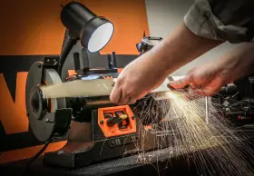 BG625V WEN Bench Grinder Flexible Lig #3