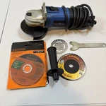Duracraft 4-1/2" Angle Grinder W/accessories Used Very Little. Fixed Price $26.99.